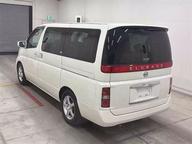 NISSAN ELGRAND