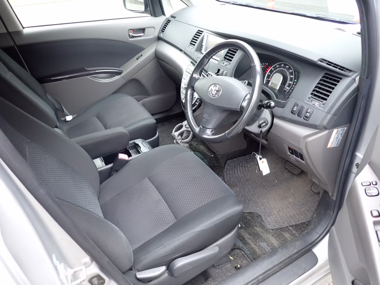 TOYOTA ISIS