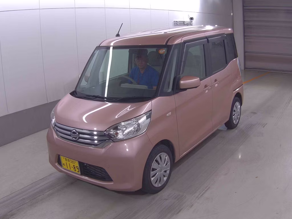 NISSAN DAYZ ROOX