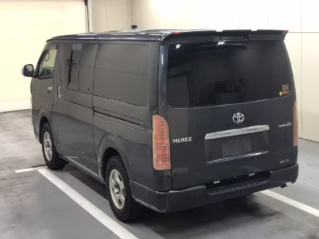 TOYOTA REGIUS ACE