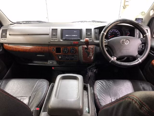 TOYOTA REGIUS ACE