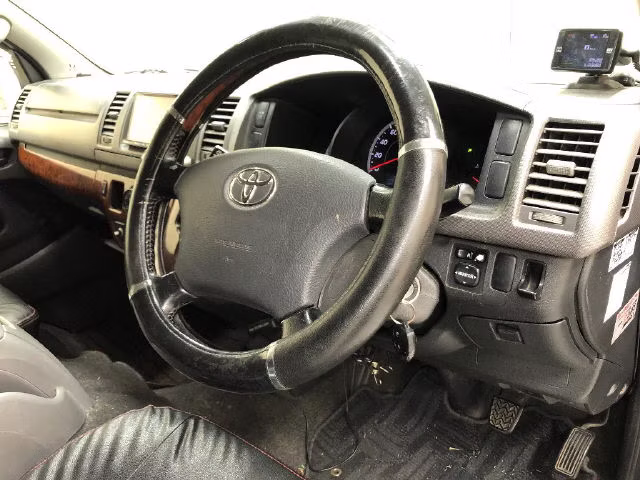 TOYOTA REGIUS ACE