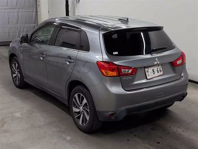 MITSUBISHI RVR