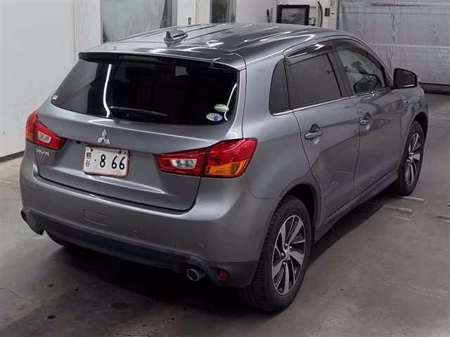 MITSUBISHI RVR
