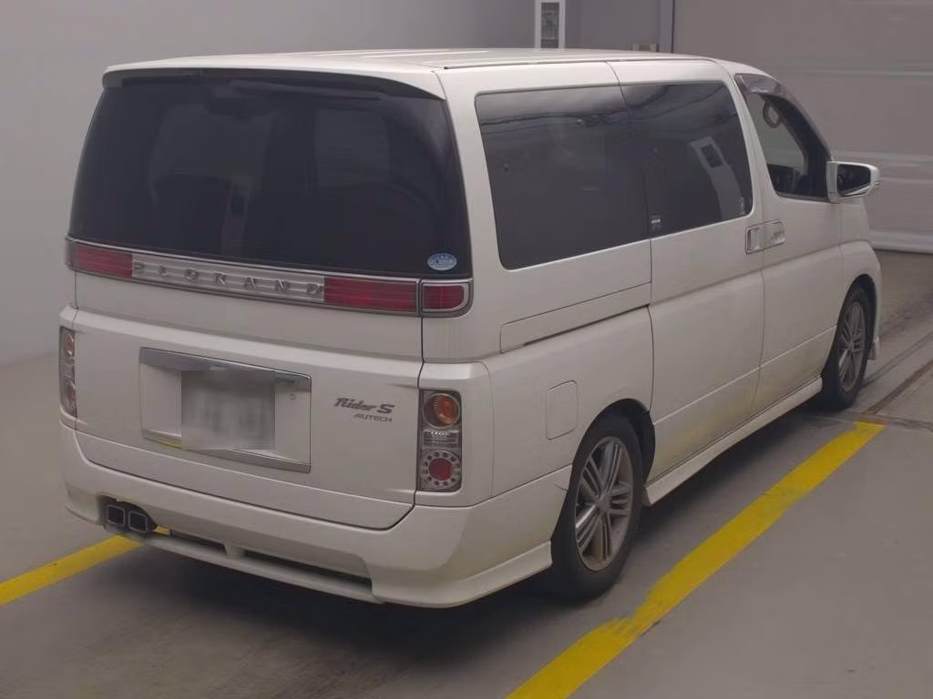 NISSAN ELGRAND