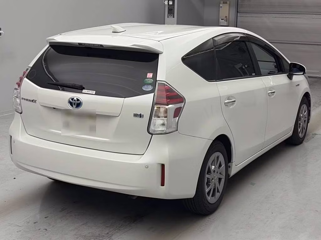 TOYOTA PRIUS ALPHA