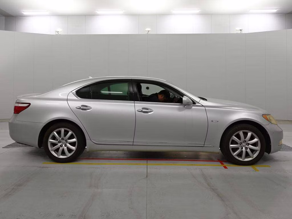 LEXUS LS460