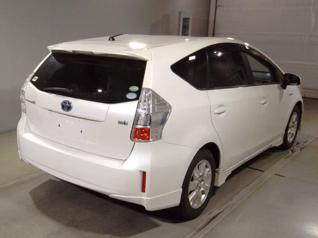 TOYOTA PRIUS ALPHA