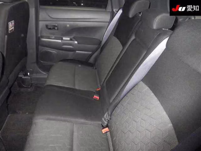 MITSUBISHI RVR