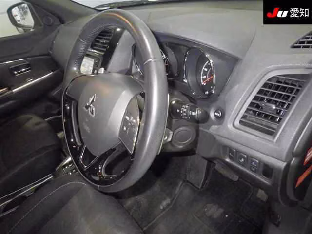 MITSUBISHI RVR