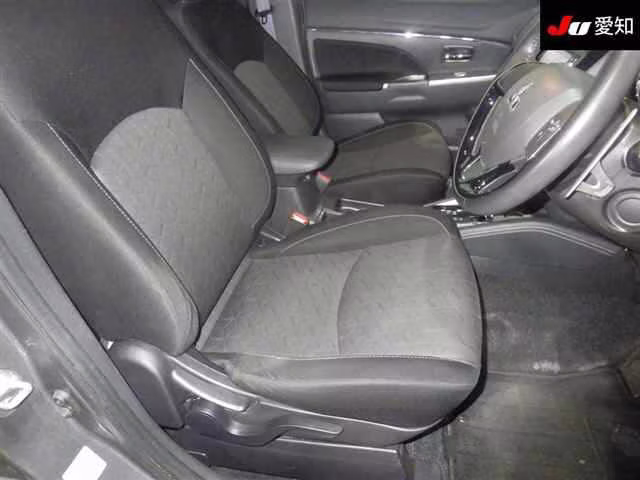 MITSUBISHI RVR
