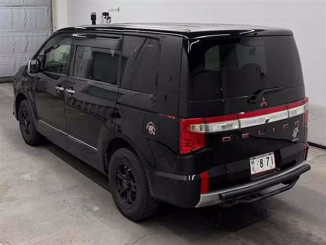 MITSUBISHI DELICA D:5