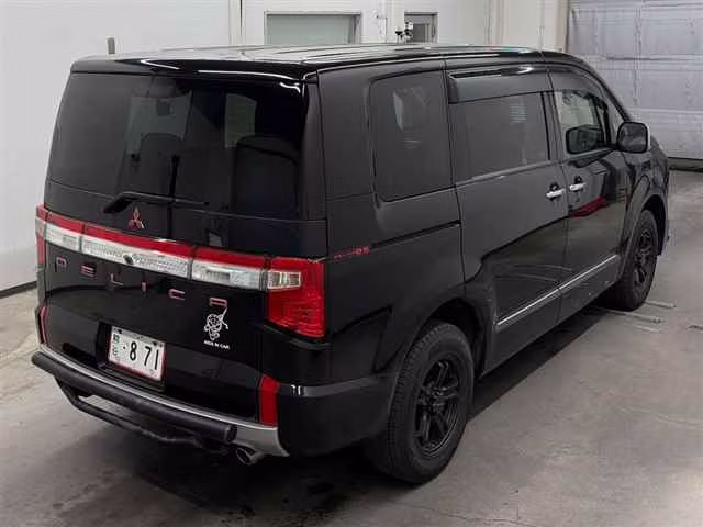 MITSUBISHI DELICA D:5