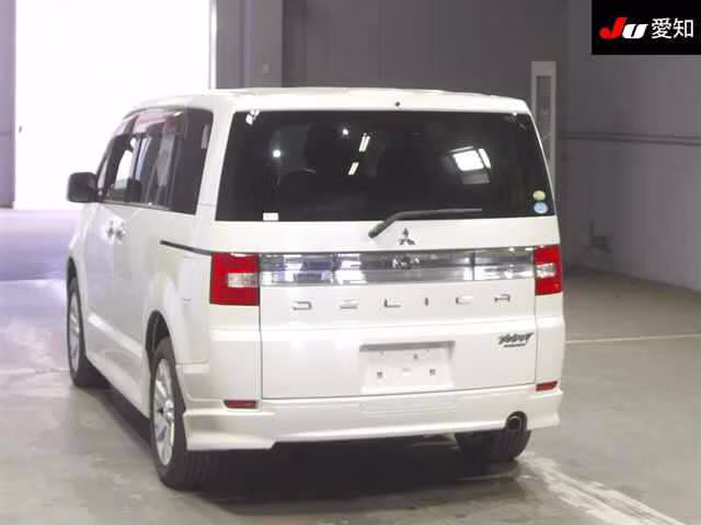 MITSUBISHI DELICA D:5