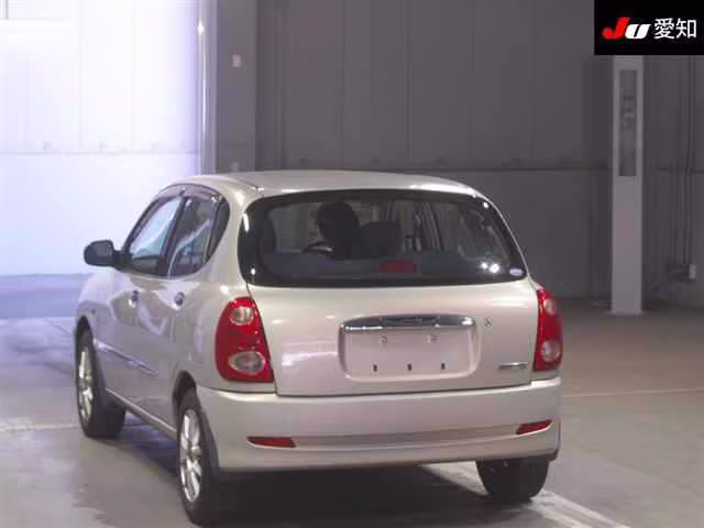 DAIHATSU STORIA