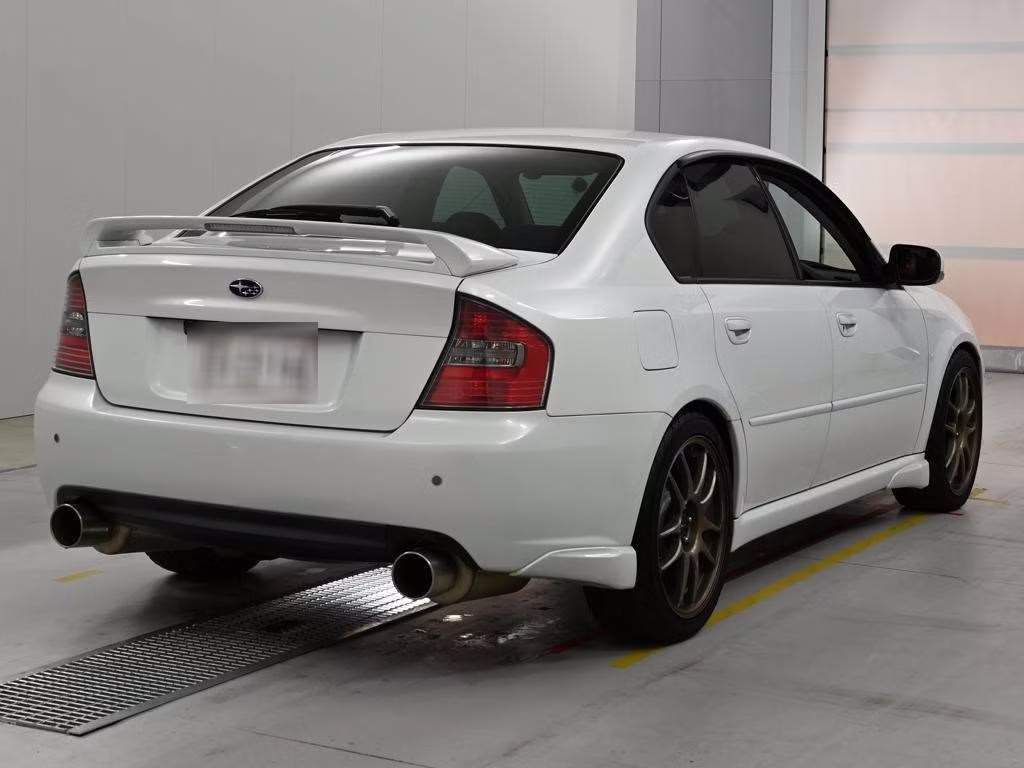 SUBARU LEGACY B4
