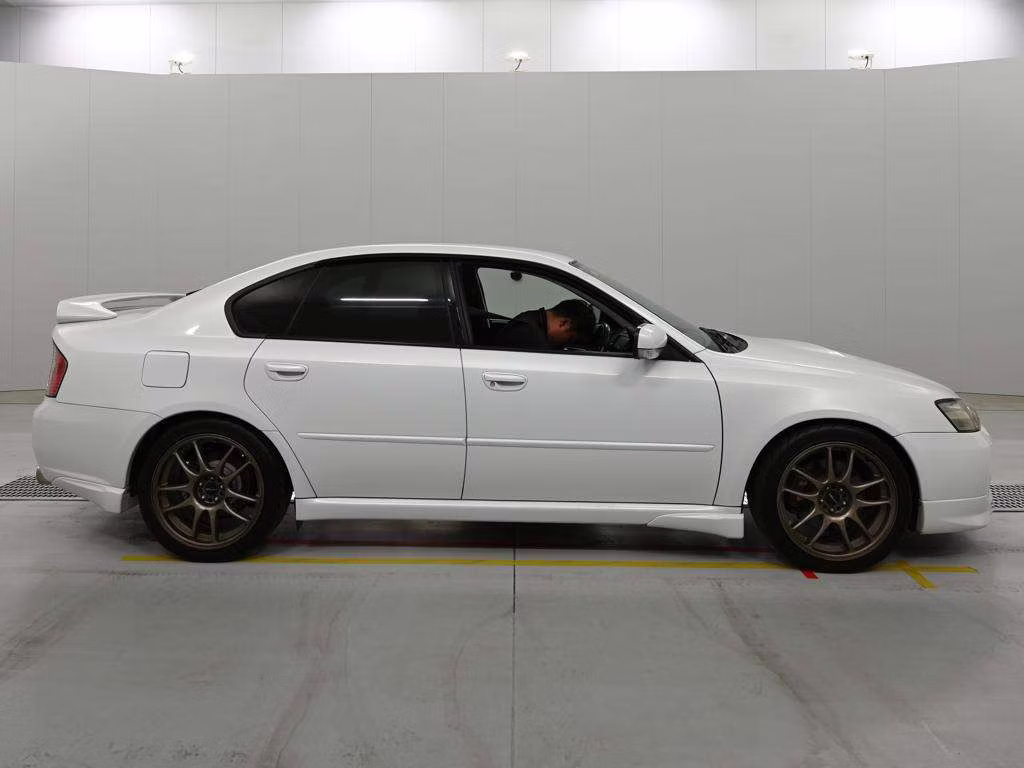 SUBARU LEGACY B4