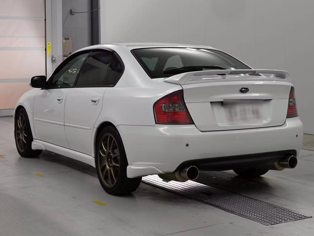 SUBARU LEGACY B4