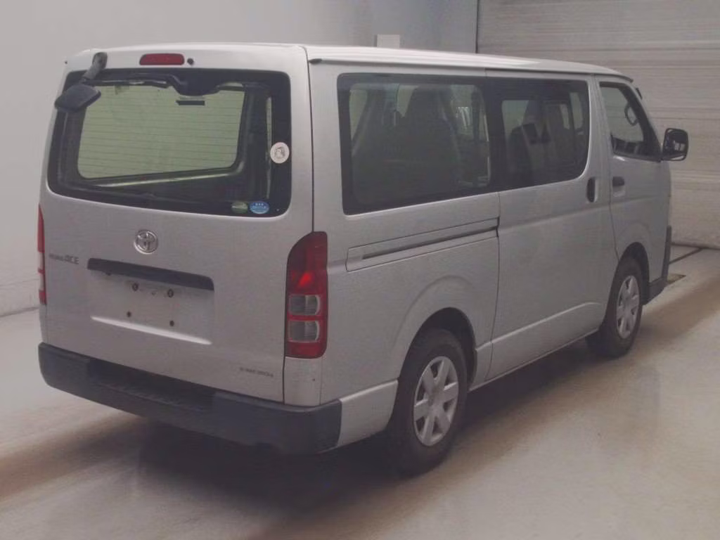 TOYOTA REGIUS ACE