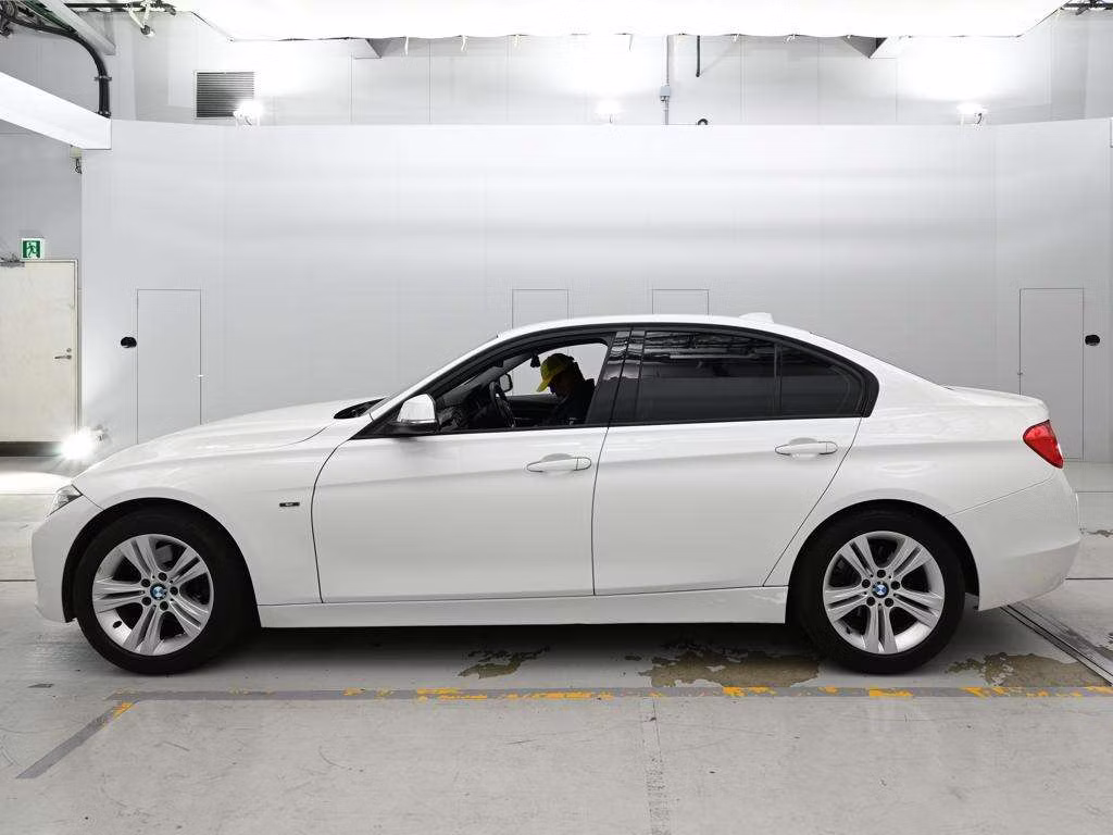 BMW 3-SERIES