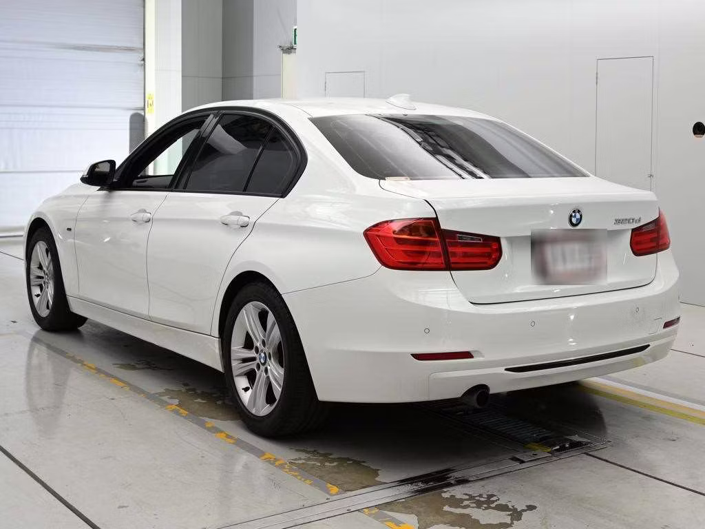 BMW 3-SERIES