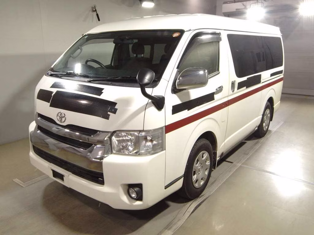 TOYOTA HIACE