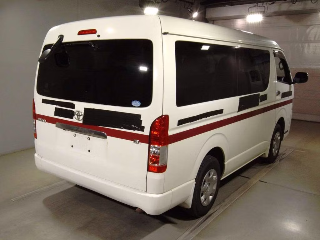 TOYOTA HIACE