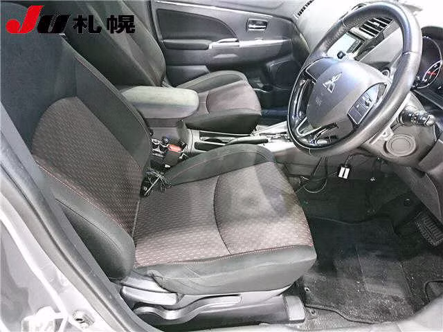MITSUBISHI RVR