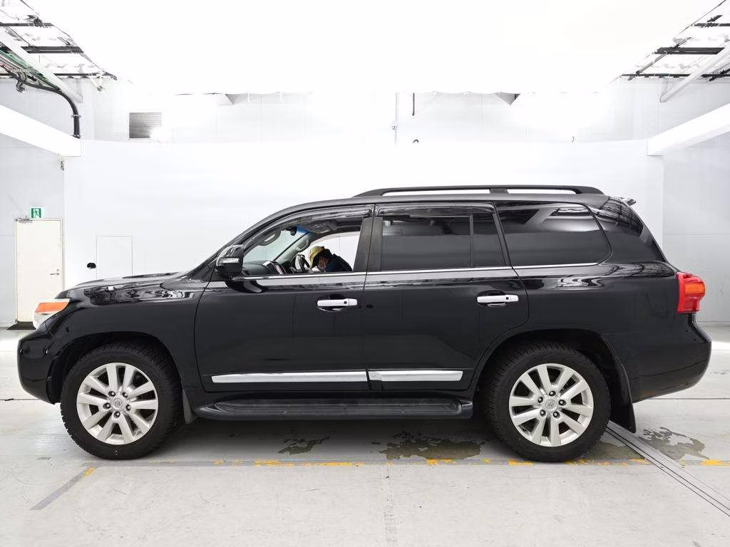 TOYOTA LAND CRUISER