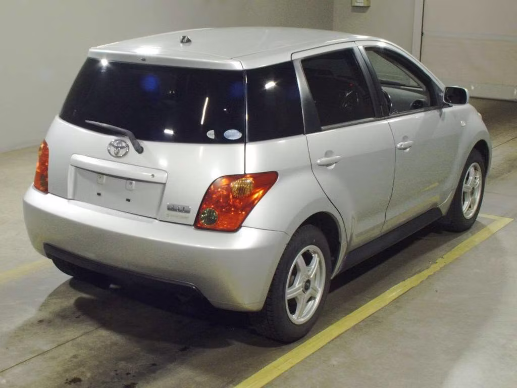 TOYOTA IST