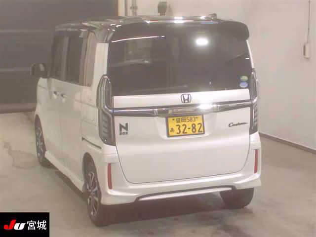 HONDA N-BOX