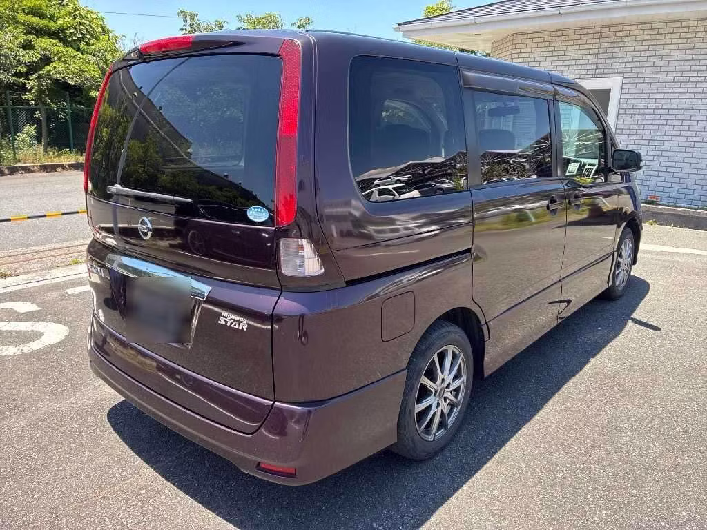 NISSAN SERENA