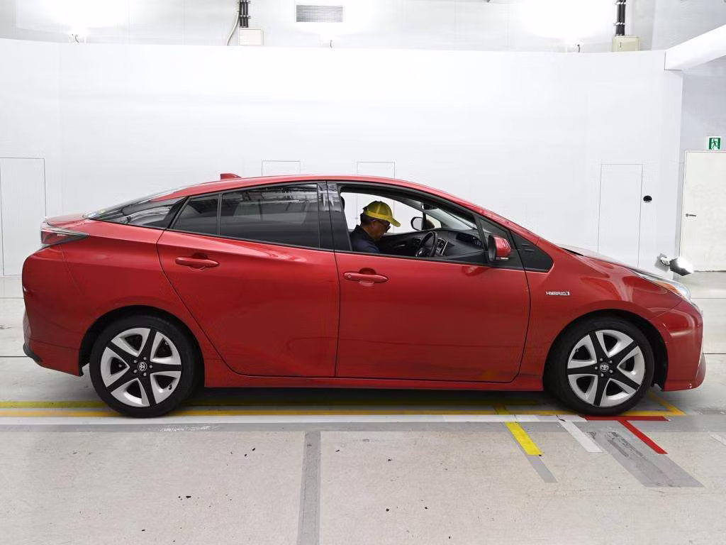 TOYOTA PRIUS