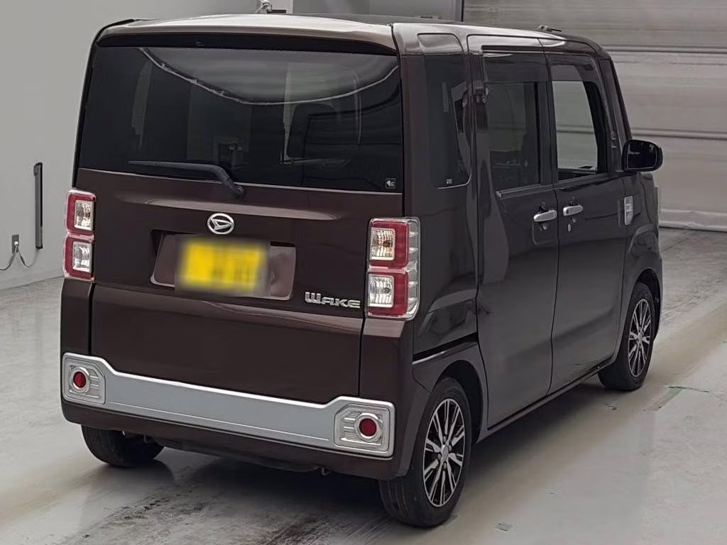 DAIHATSU WAKE