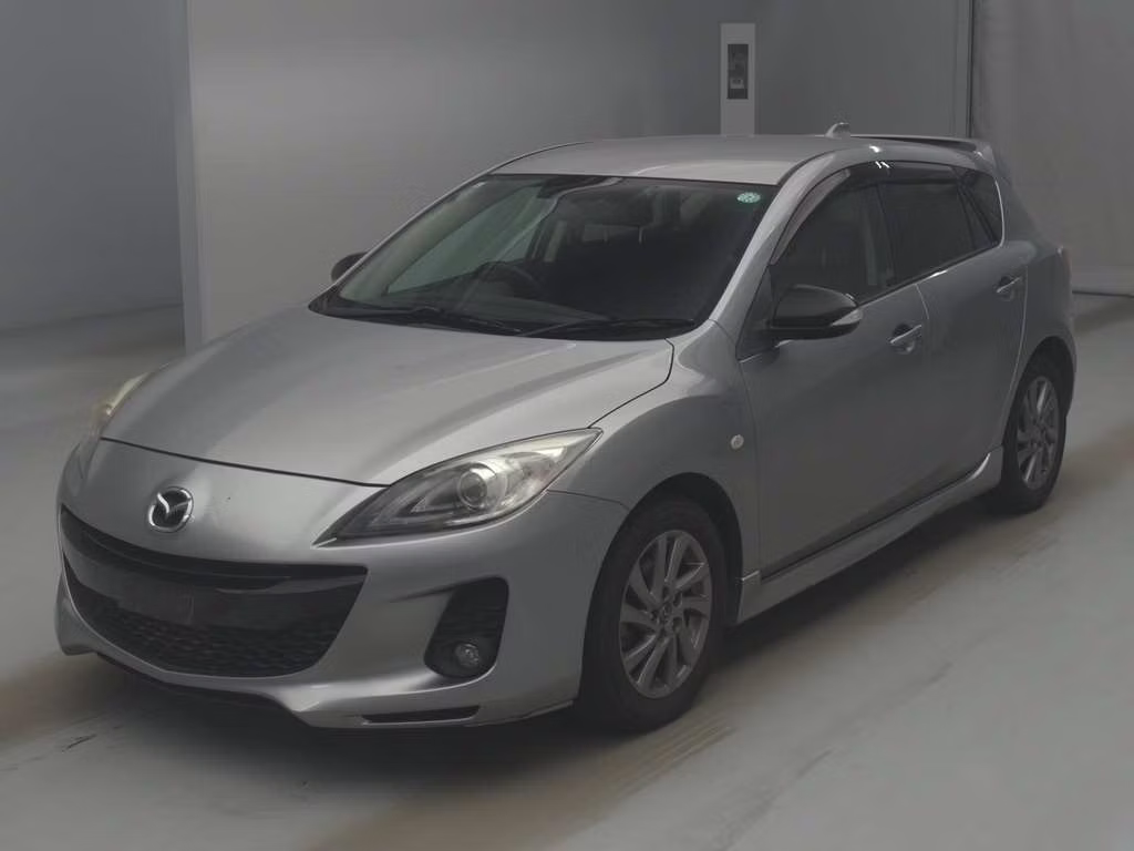 MAZDA AXELA