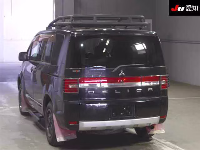 MITSUBISHI DELICA D:5