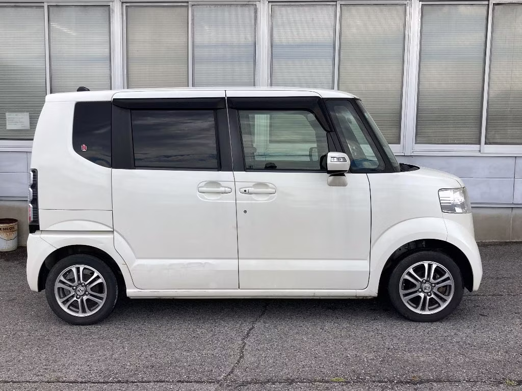 HONDA N-BOX