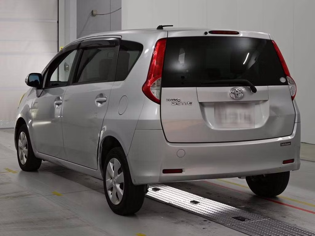 TOYOTA PASSO SETTE