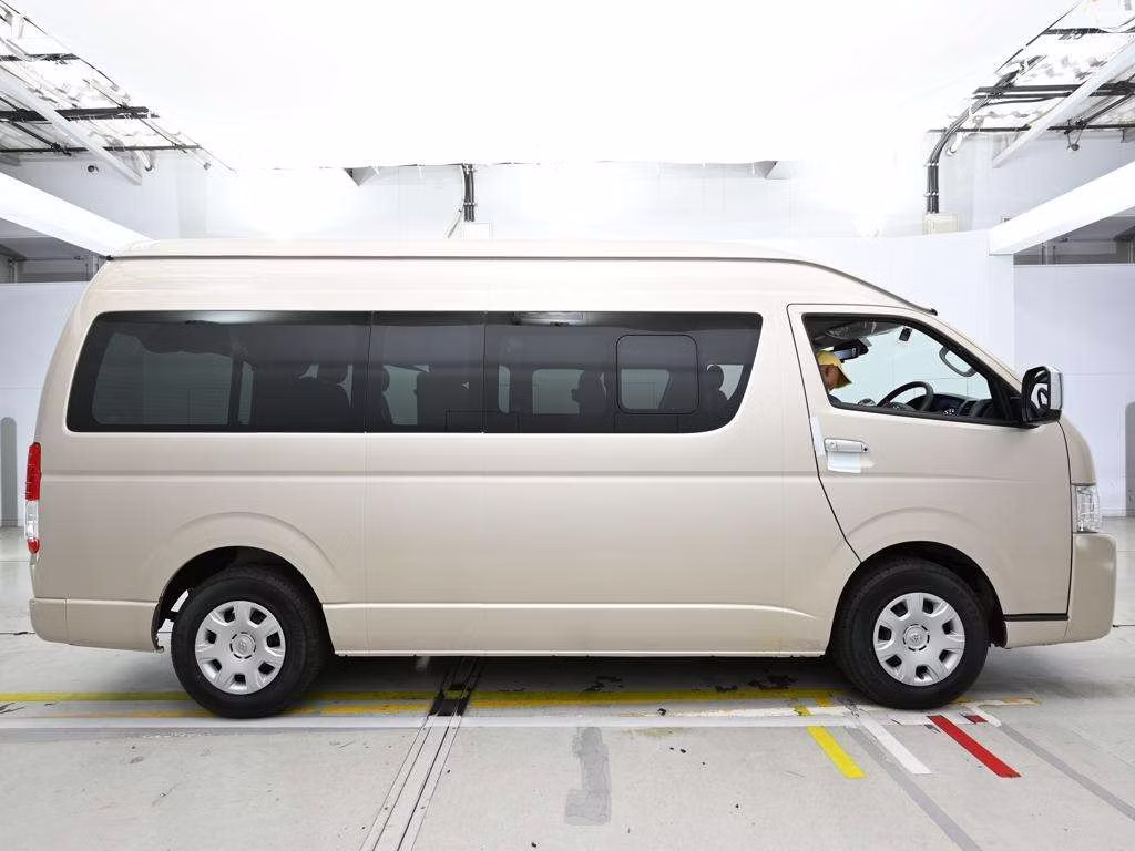TOYOTA HIACE