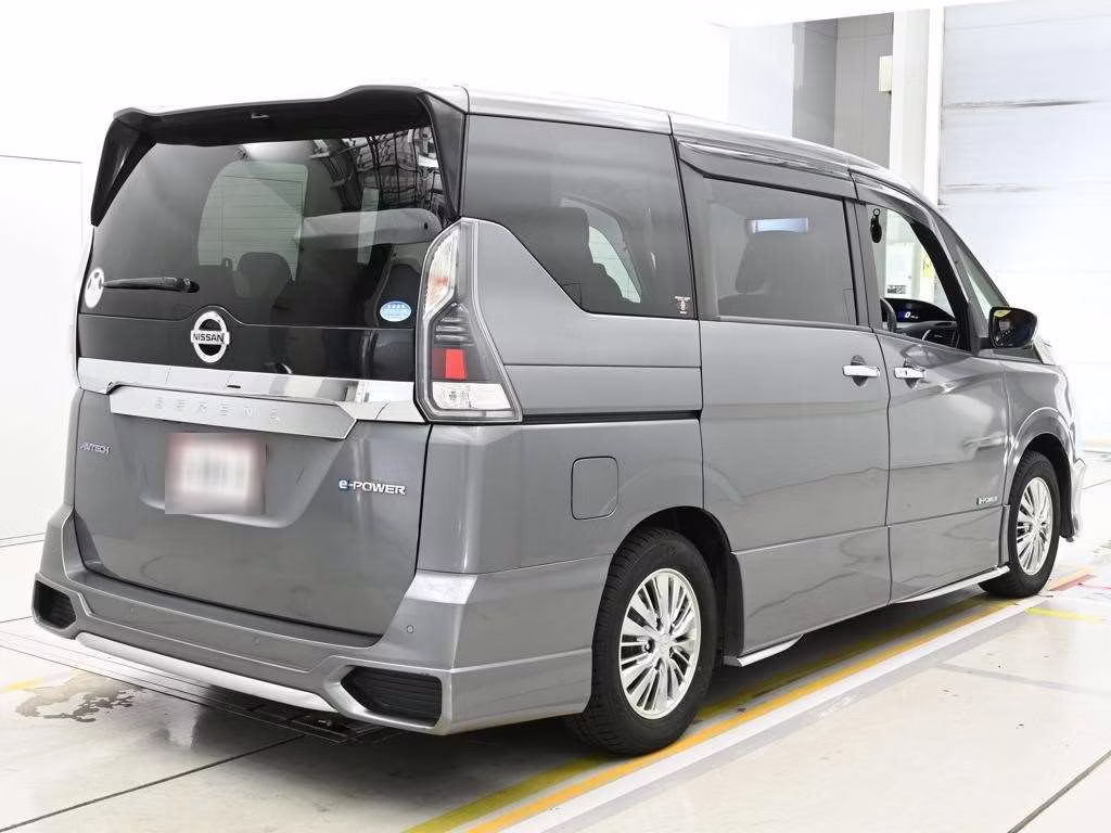 NISSAN SERENA