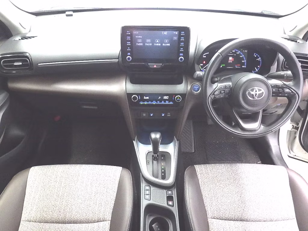TOYOTA YARIS CROSS