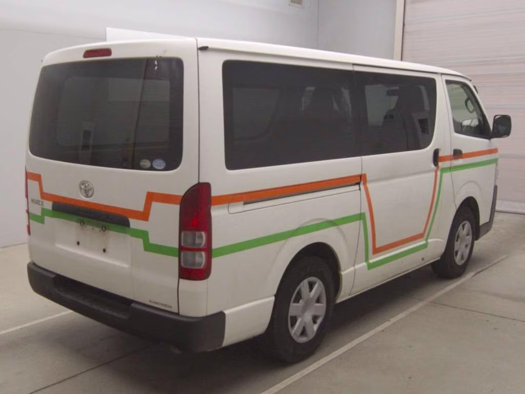 TOYOTA REGIUS ACE