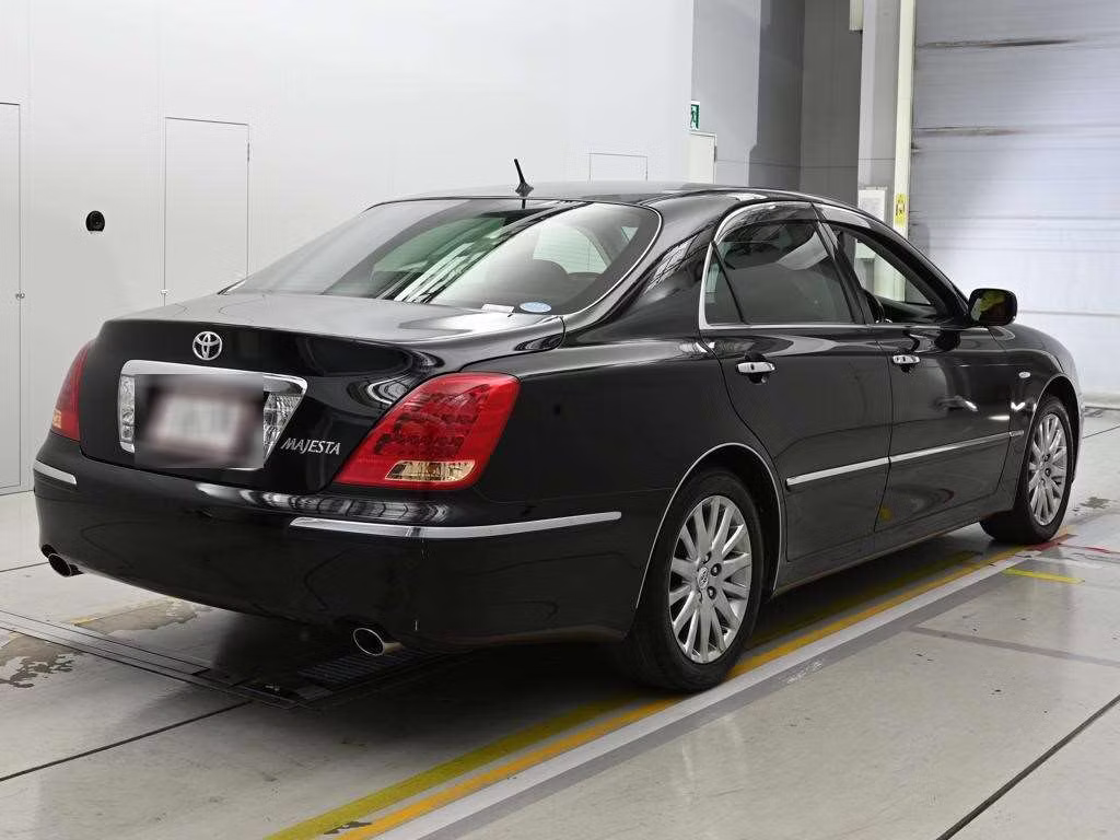 TOYOTA CROWN MAJESTA