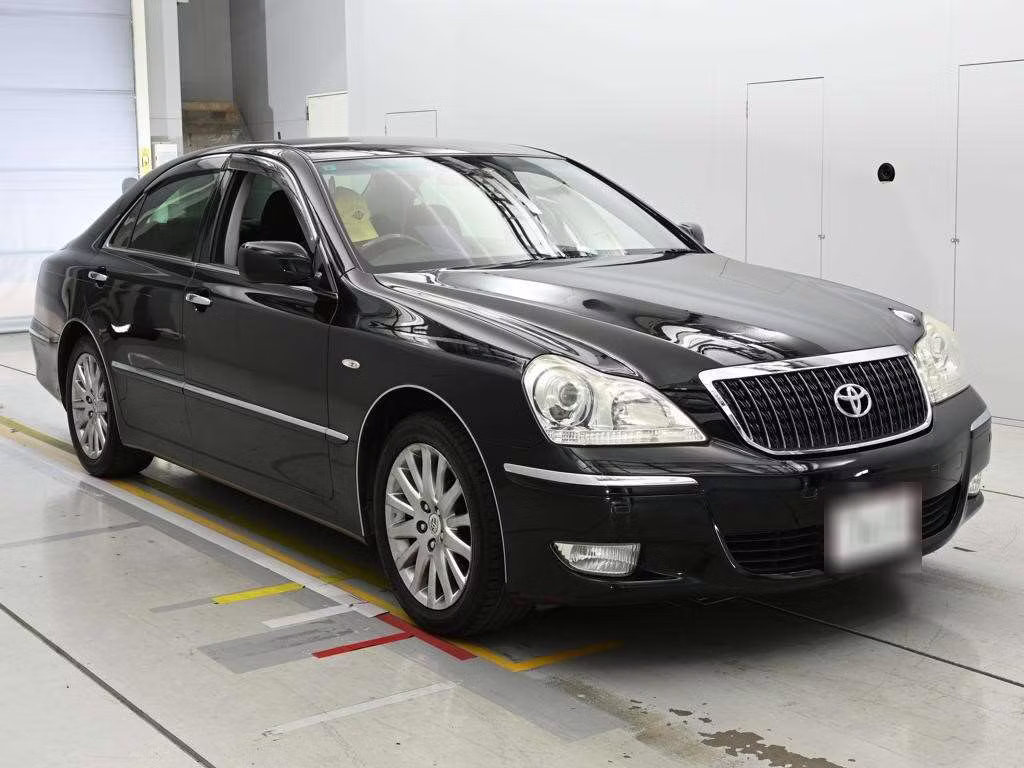 TOYOTA CROWN MAJESTA
