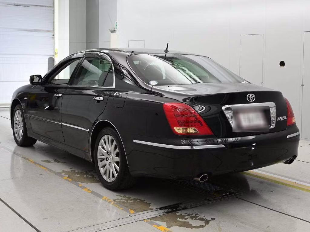 TOYOTA CROWN MAJESTA