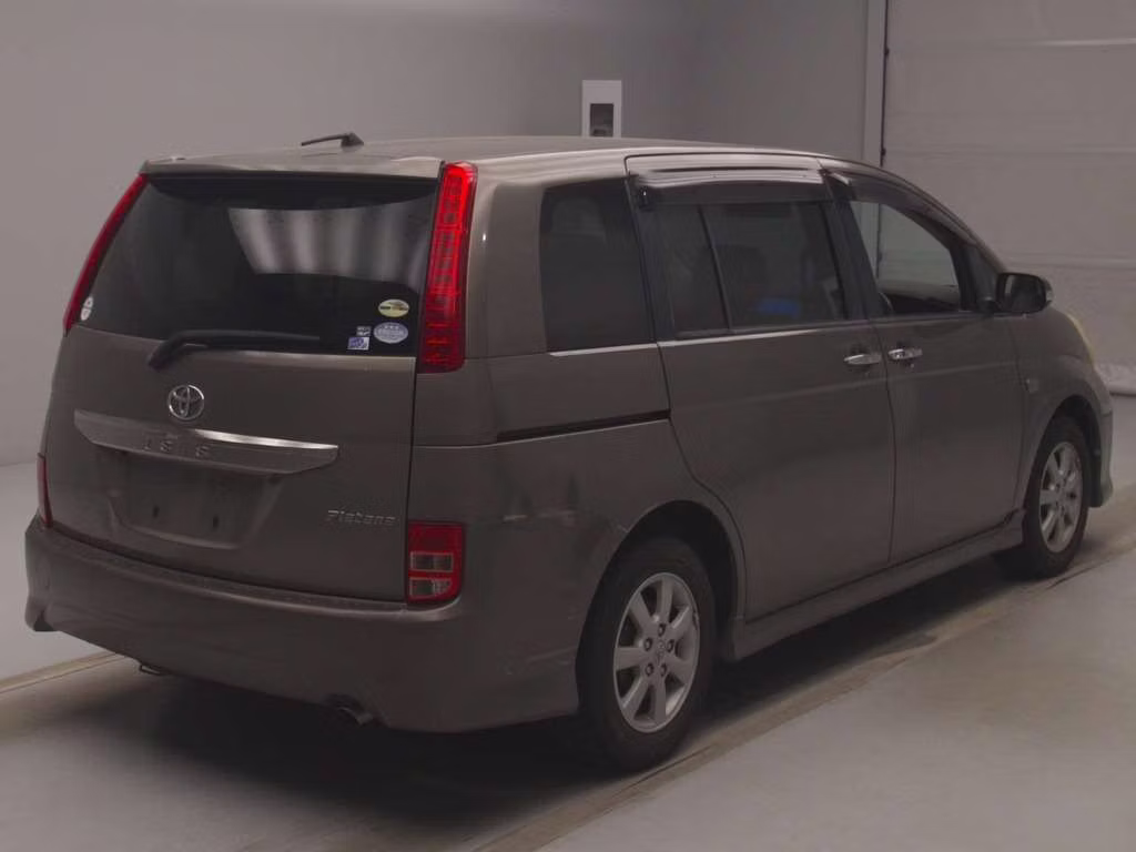 TOYOTA ISIS