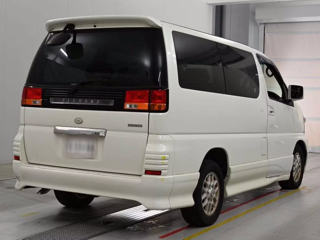 NISSAN ELGRAND