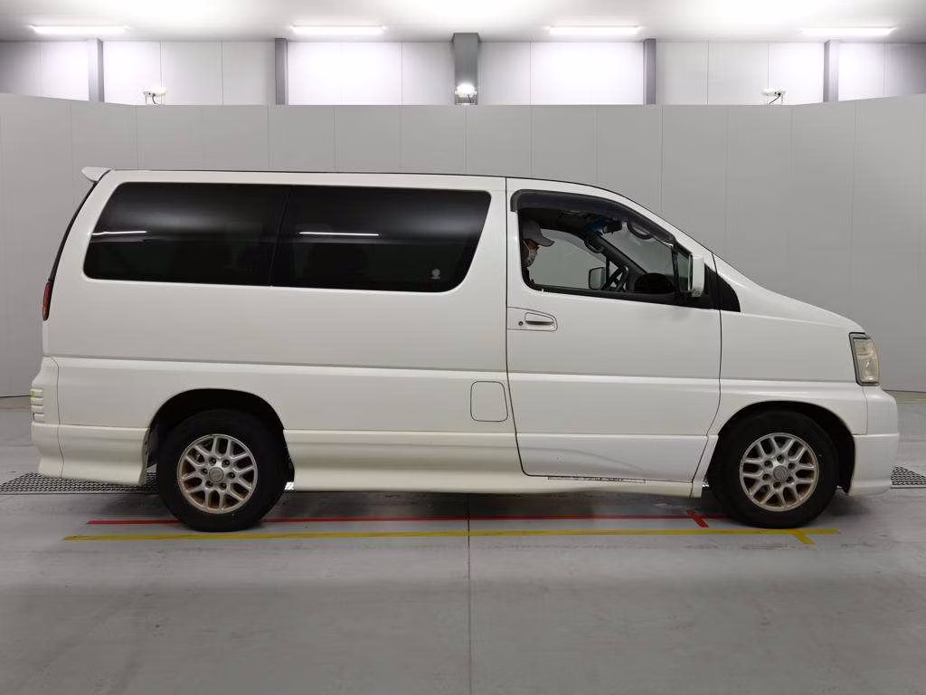 NISSAN ELGRAND