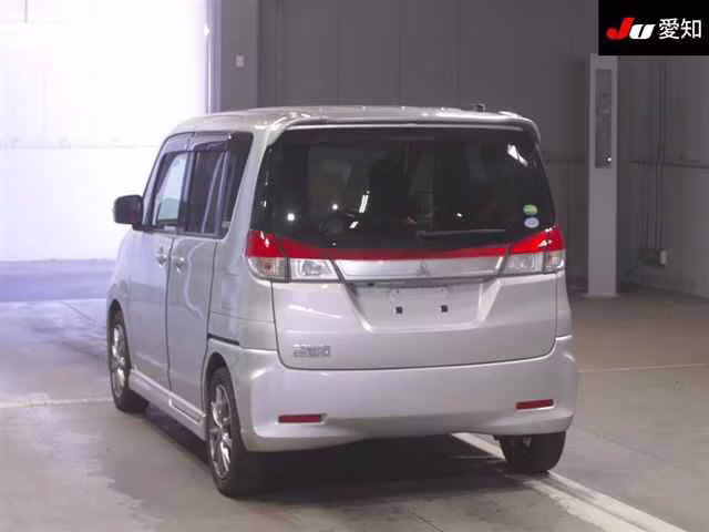 MITSUBISHI DELICA D:2