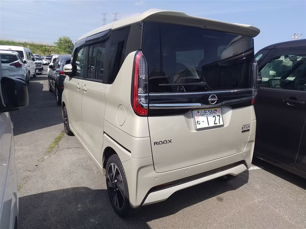 NISSAN ROOX